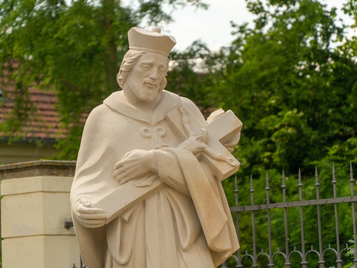 Rajhrad, socha sv. Jana Nepomuckého